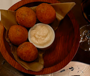 Alla Vita signature dishes Beef Shank Ragu Tagliatelle
Arancini
Fusilloni